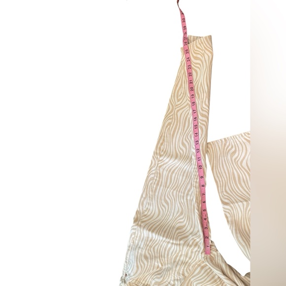 LEVI’S PREMIUM RIBCAGE STRAIGHT ANKLE WAVY LINES JEANS - Picture 16 of 16